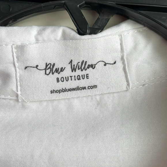 Blue Willow boutique women’s white 3/4 sleeve ruffle cuff blouse EUC - Picture 3 of 9